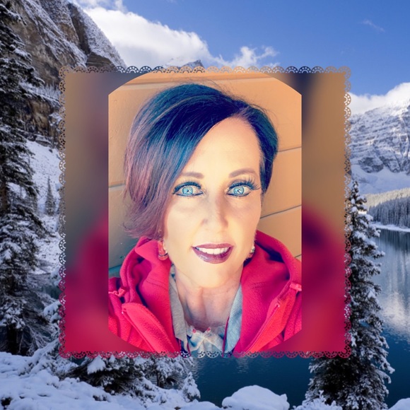 Meet your Posher, Heather - Picture 1 of 1